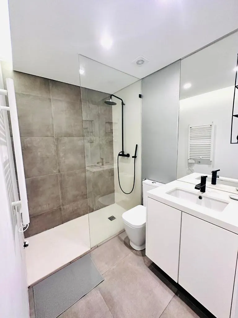 The Saraiva House - No 1E - Beautiful Two-Bedroom Apartment Lisbon
