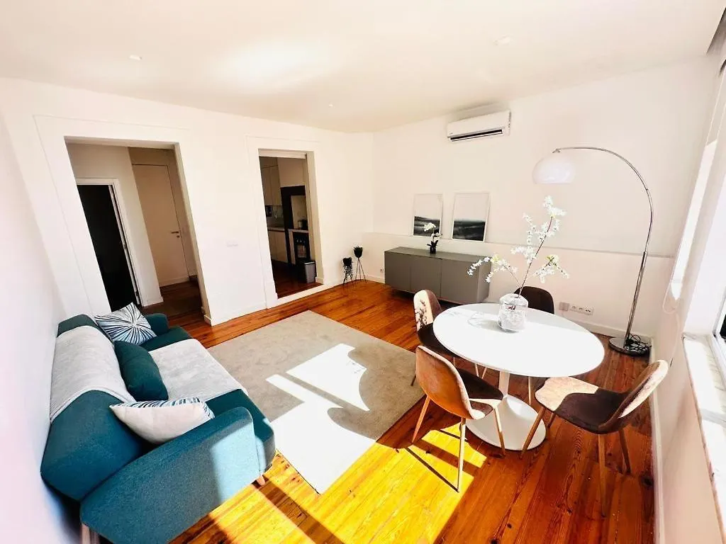 The Saraiva House - No 1E - Beautiful Two-Bedroom Apartment Lisbon